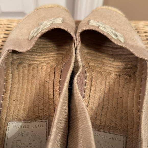 Tory Burch Weston Flat Espadrilles in Natural Linen, Size 7 - Picture 11 of 12